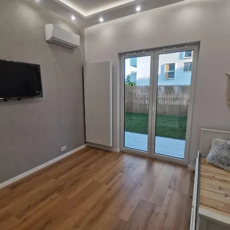 Ready4you Apartament In Cracow With Garden Near Bagry Lake / Close To City Center / Facilities / Caly Apartament Z Ogrodkiem, Szybki Dojazd Do Centrum, Udogodnienia